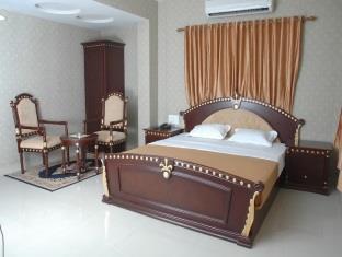 Hotel Indralok Junagadh Esterno foto